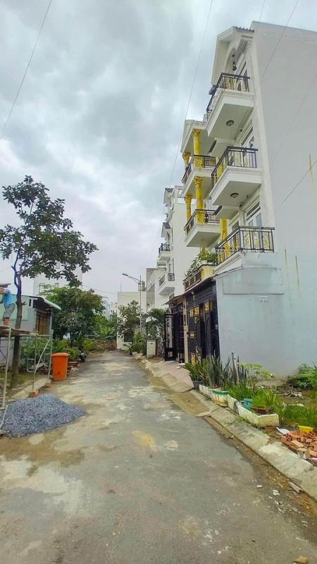 ĐẤT ĐẸP KHU ĐÔ THỊ NAM KHANG - NGUYỄN DUY TRINH-120M2 - GẦN CHỢ PHÁP LÝ CHUẨN 5,5 TỶ 