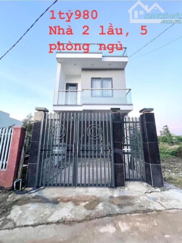 NHÀ ĐẸP 2 LẦU 5PN phường Xuân Tân. 