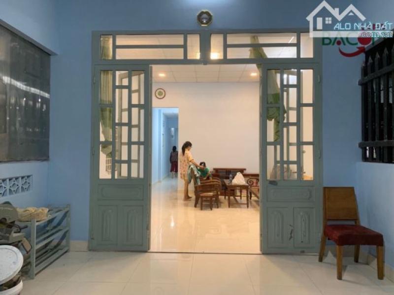 Bán nhà 87m2, SHR thổ cư, cách đường Bùi Hữu Nghĩa 150m, gần chợ ( P. Tân Vạn )