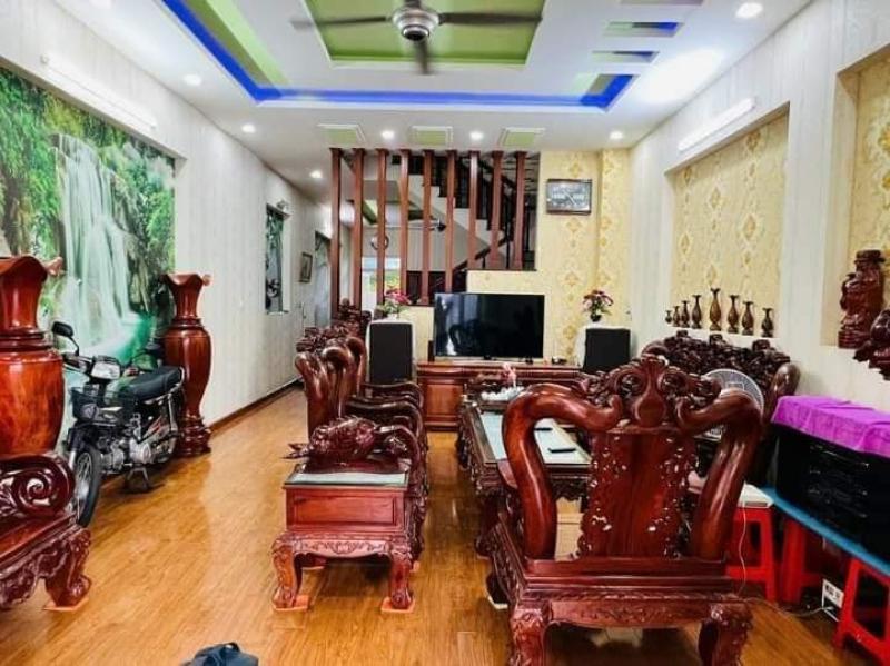 Cần bán nhà Phường Tân Hiệp gần Trung tâm Giới thiệu việc làm Tỉnh.  Diện tích 5*27 nở hậu. 