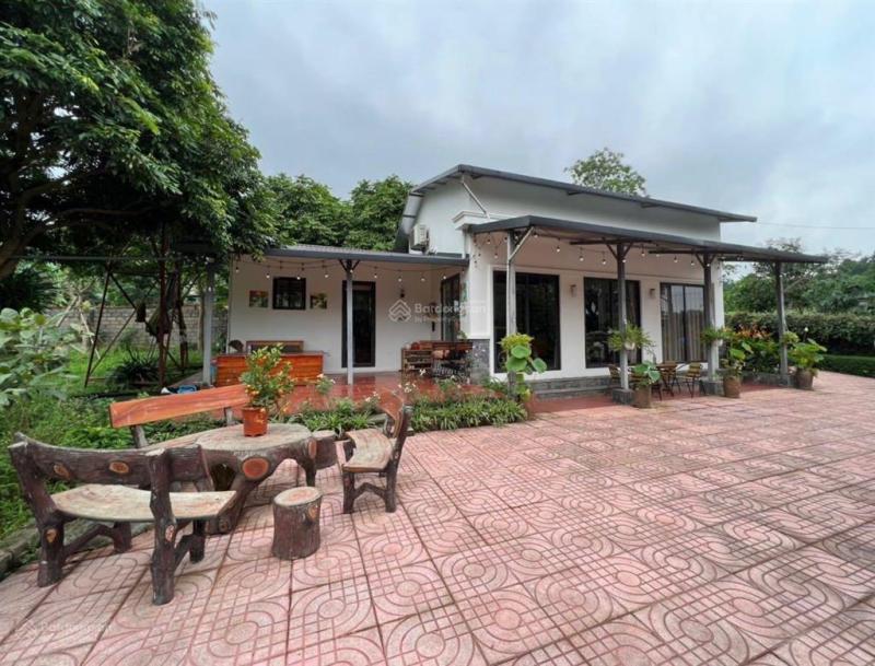 Gia đình cần bán khuôn viên homestay đang kinh doanh 1300m2 ont 100m2 tại thôn xoan, vân hoà, ba vì