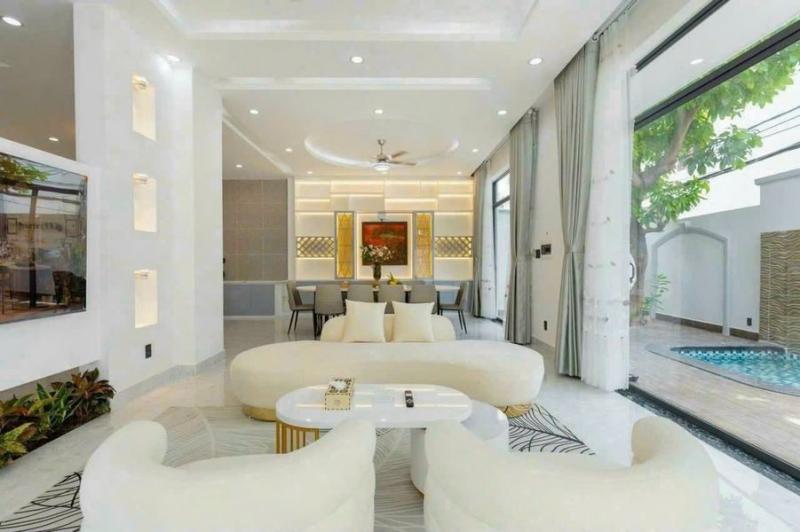 Bán căn VILLA đẳng cấp, với nội thất xịn sò, có hồ bơi, vị trí hai mặt hẻm đường Xô Viết Nghệ Tĩnh, 