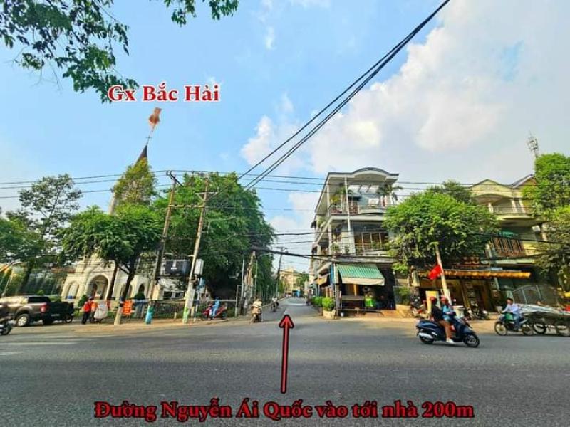 BÁN ĐẤT TẶNG NHÀ CẤP 4 VỊ TRÍ SIÊU ĐẸP , GẦN NGAY GX BẮC HẢI - HỐ NAI - BIÊN HÒA. 