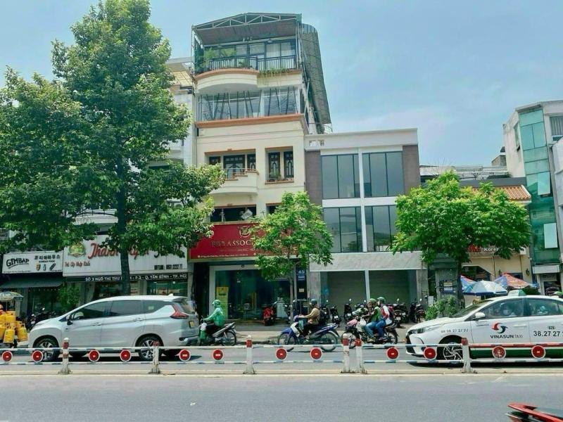 ?MT Nguyễn Thái Học, Cầu Ông Lãnh, Q1 