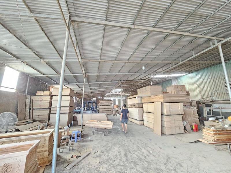 BÁN NHÀ XƯỞNG KIÊN CỐ GẦN 1000m2 ,SỔ RIÊNG NGAY KHU SUỐI SAO 113