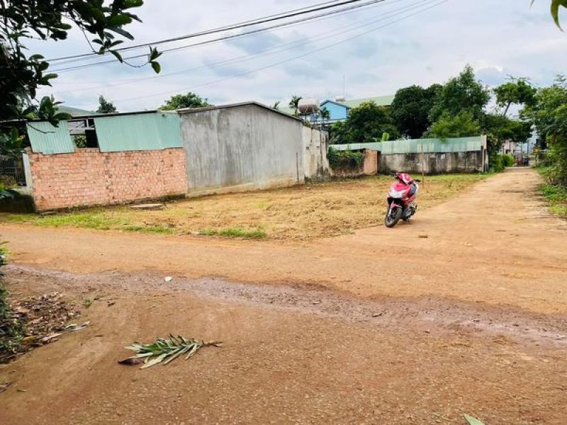  Lô góc Hẻm 516 Lê Duẩn, P. Thắng Lợi, Tp. Pleiku gần các tiện ích.