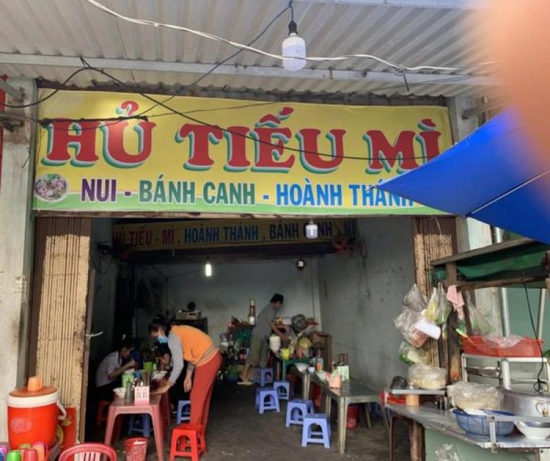 Bán lô đất ngay khu nhà trọ đang cho thuê. Đối diện quán Hủ tiếu gõ, buôn bán tập nập. Mặt tiền đườn