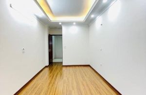 NHÀ ĐẸP PHỐ KIM MÃ, 1 Phút ra Lotte, Hồ Giảng Võ, Cách ô tô vài chục mét , Xây Mới Tinh !