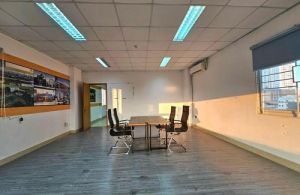 Cho thuê sàn văn phòng tầng 5 toà nhà mặt tiền Hà Huy Giáp giá 12 triệu !!!
