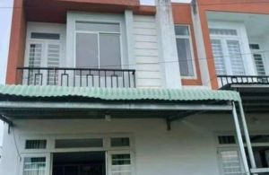 Nhà bán 1 lầu 1trệt 2pn 2tolet gần chợ Thanh Hoá vào nhà 1sẹc. Kp4 trảng dài Biên Hòa.